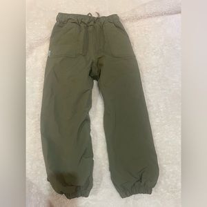Jan and Julie waterproof cozy dry playground pants - size 6Y green